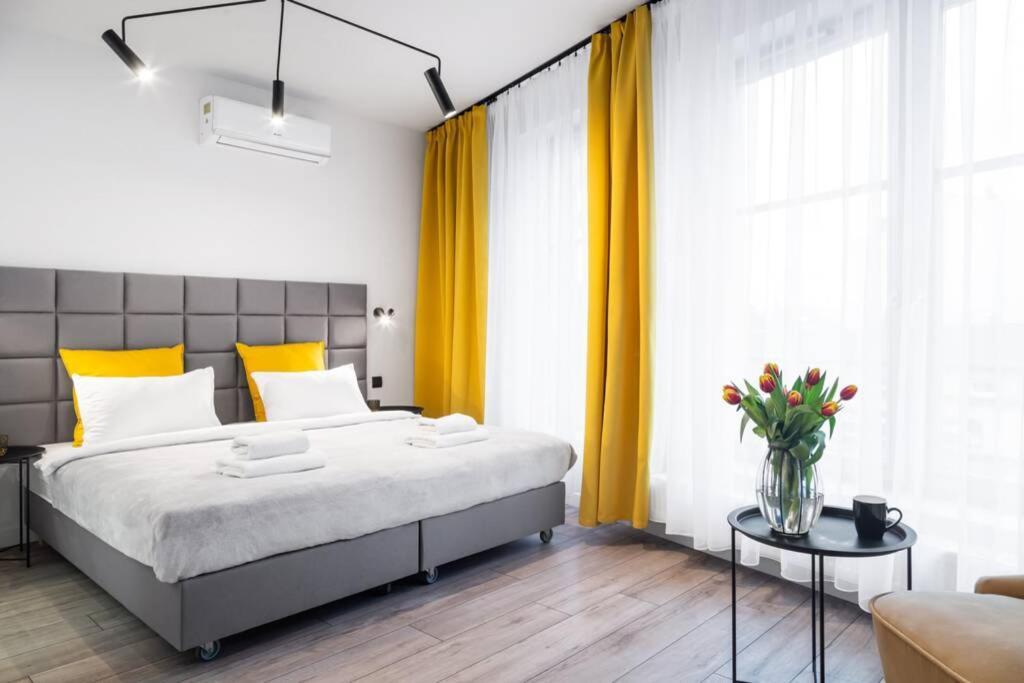 Househost Apartment: Miodowa 42/8B Street Cracovia Esterno foto